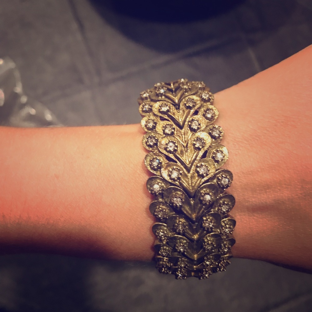 Vintage inspired stretch bracelet